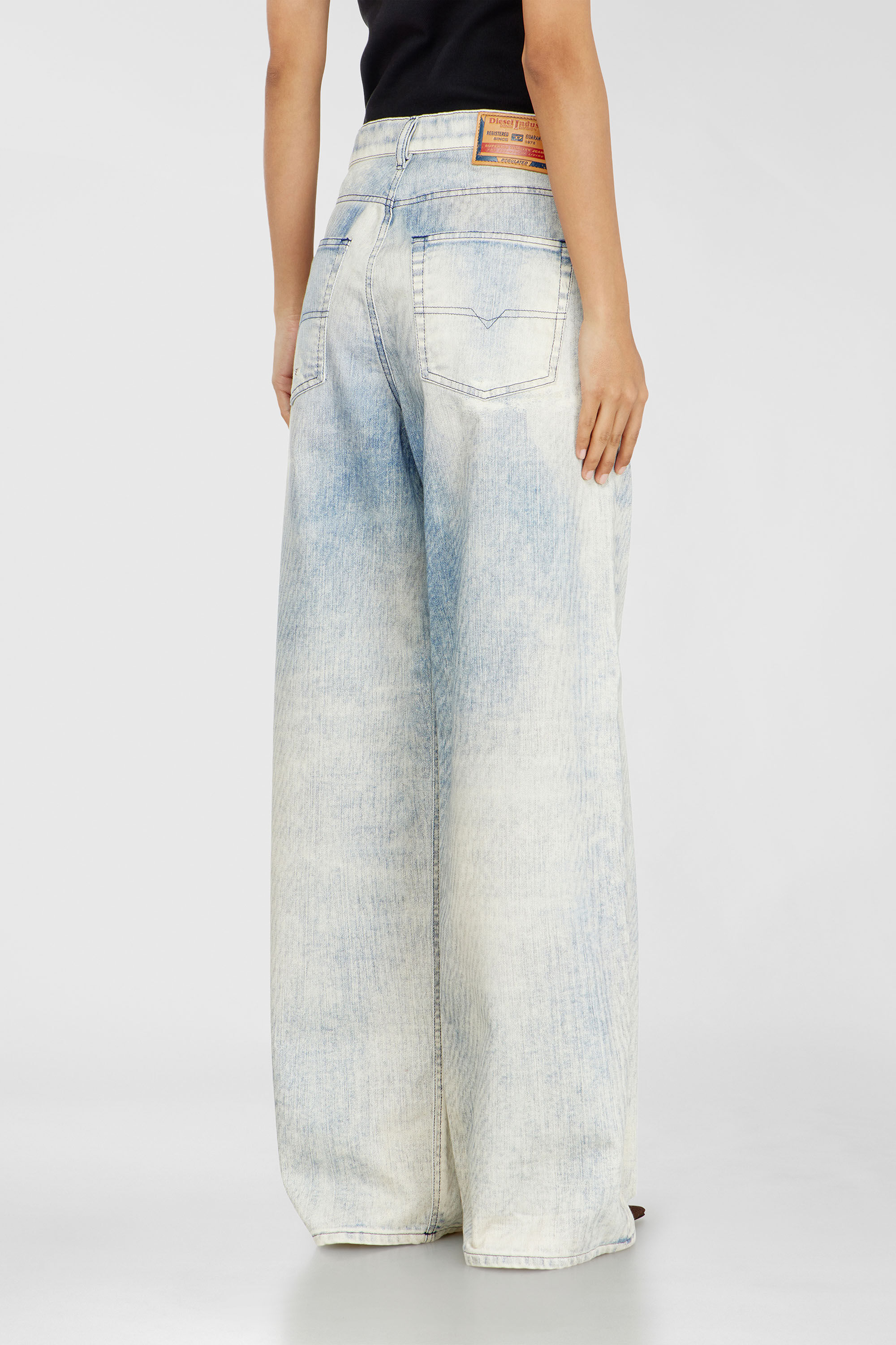 Diesel - Woman's Relaxed Jeans 1996 D-Sire 09R69, Light Blue - 5