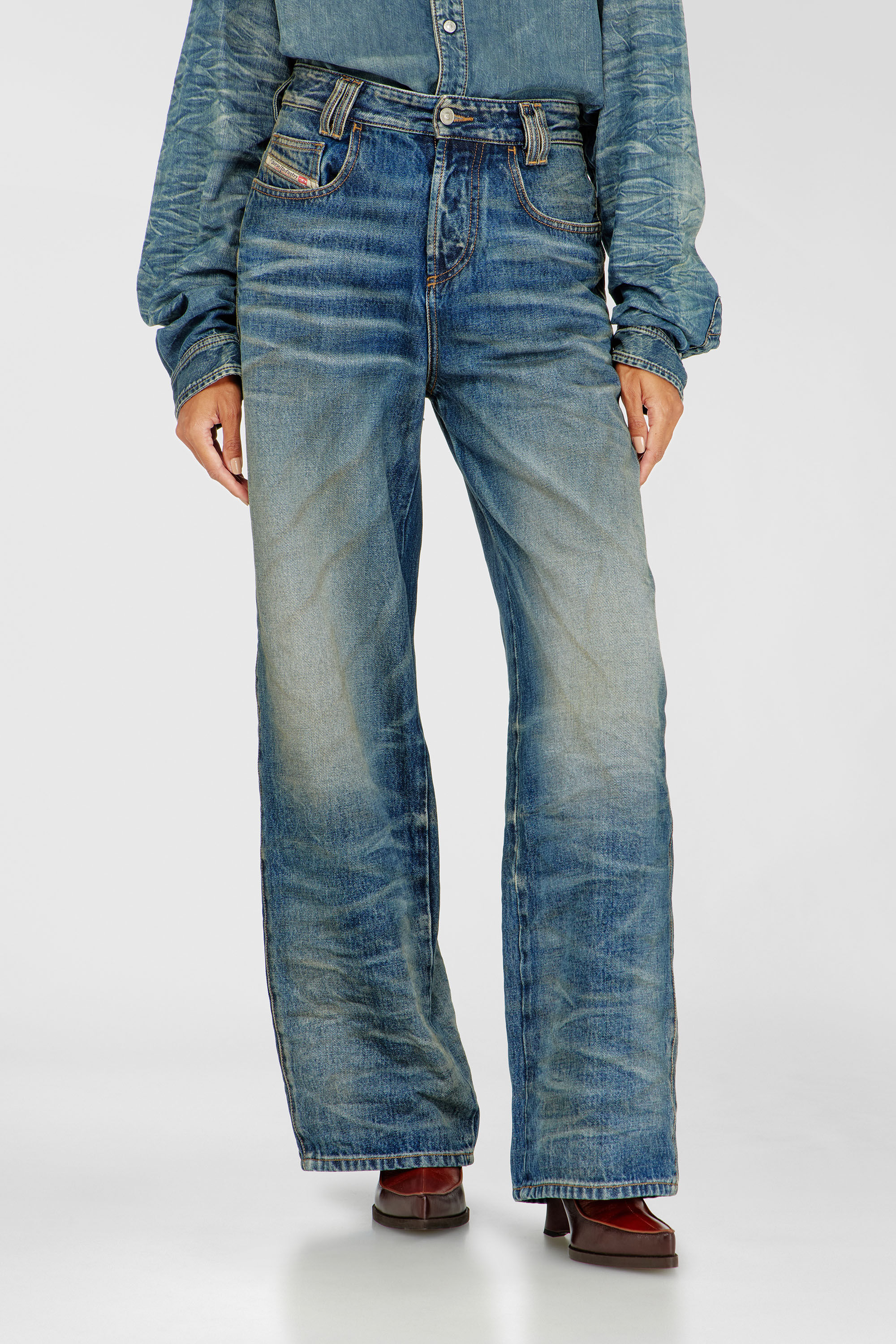 Diesel - Unisex's Relaxed Jeans 1982 D-Hakou 007GC, Medium blue - 6