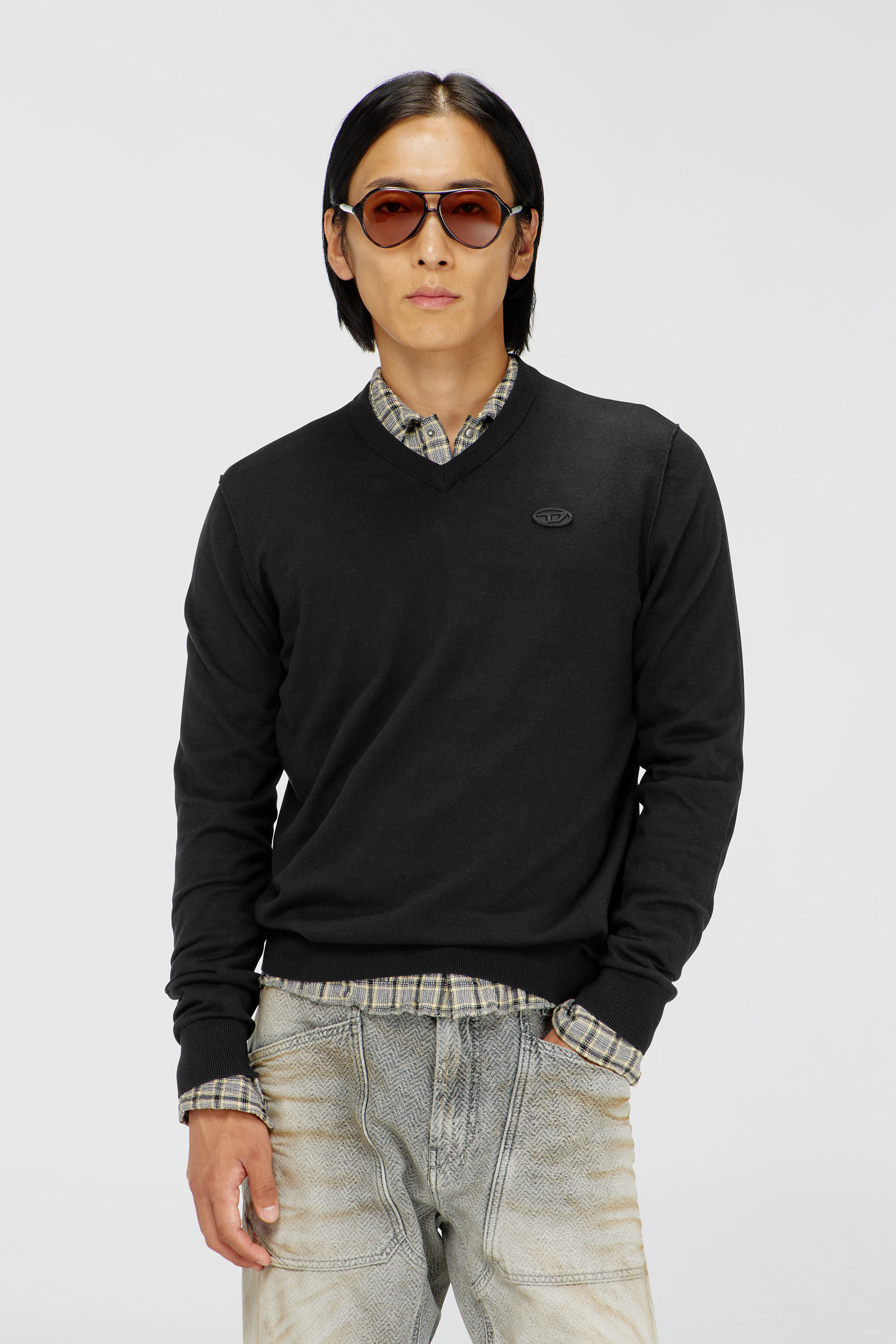 Diesel - K-FREEX-VNECK-TAG-T92, Man's Cotton knit V-neck with tonal Oval D logo in Black - 2