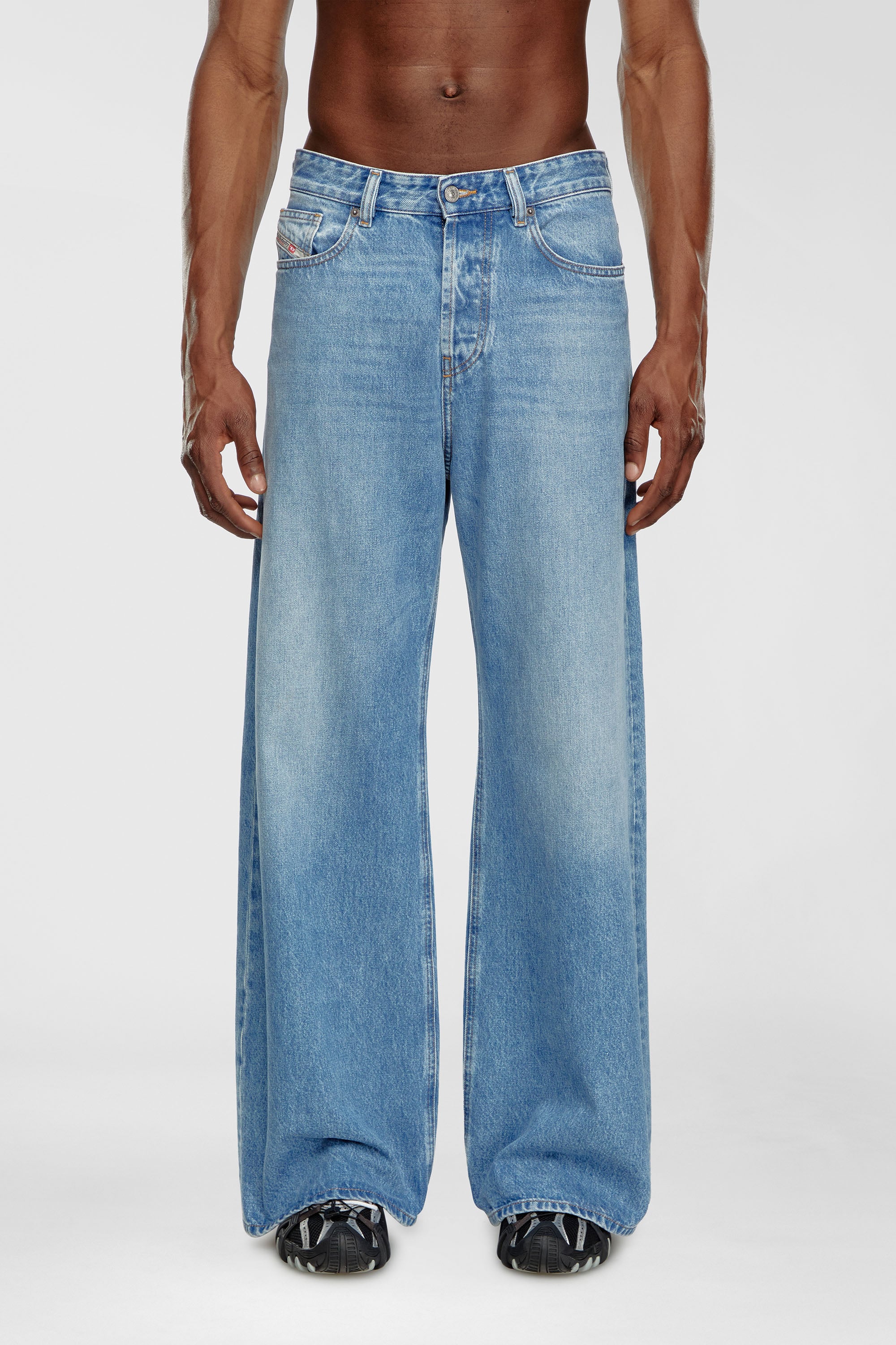 Diesel - Unisex's Relaxed Jeans 1996 D-Sire 09I29, Light Blue - 1