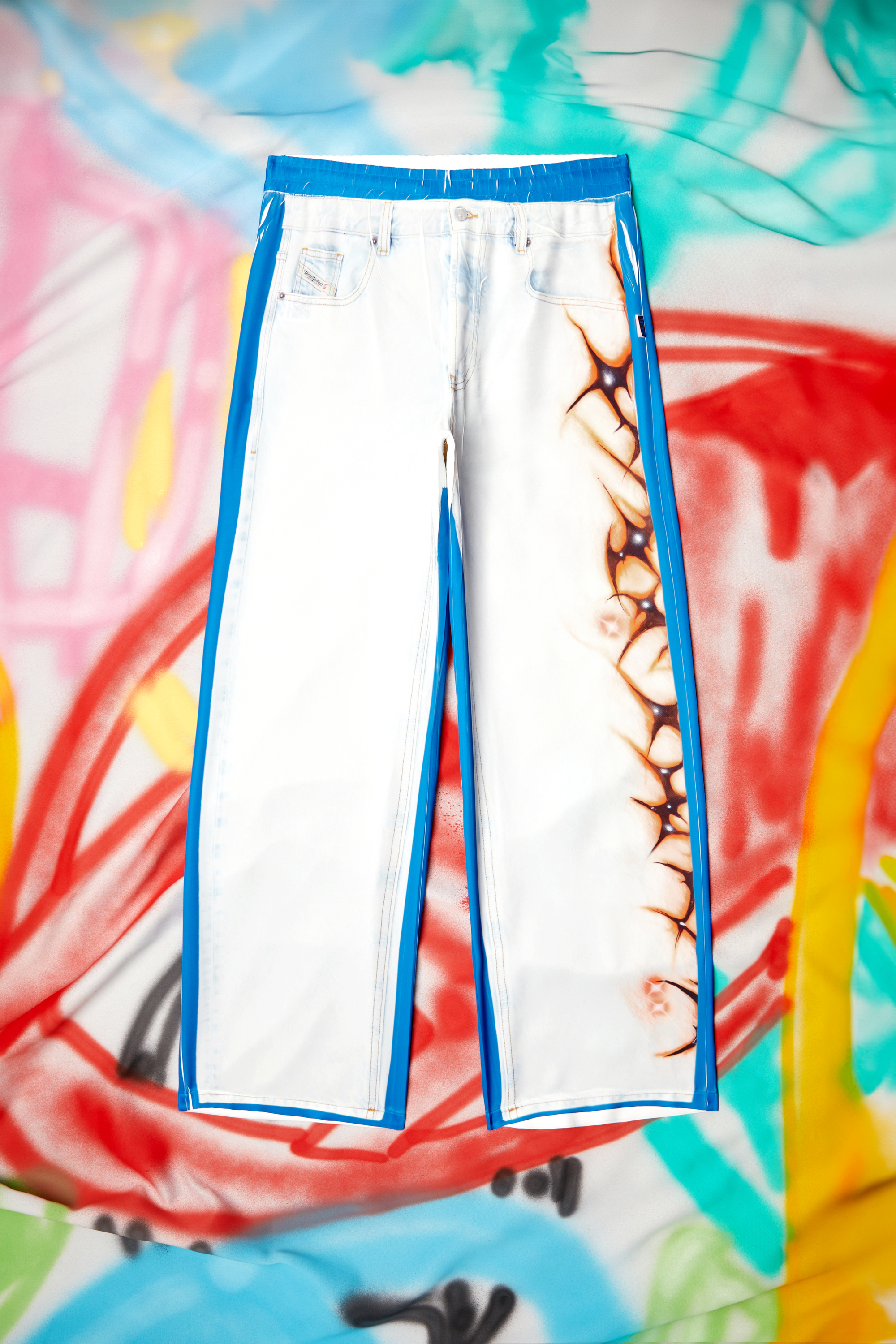 Diesel - P-AFTER-GRAFFITI-JAP, Unisex's Relaxed pant with graffiti print in White/Blue - 3