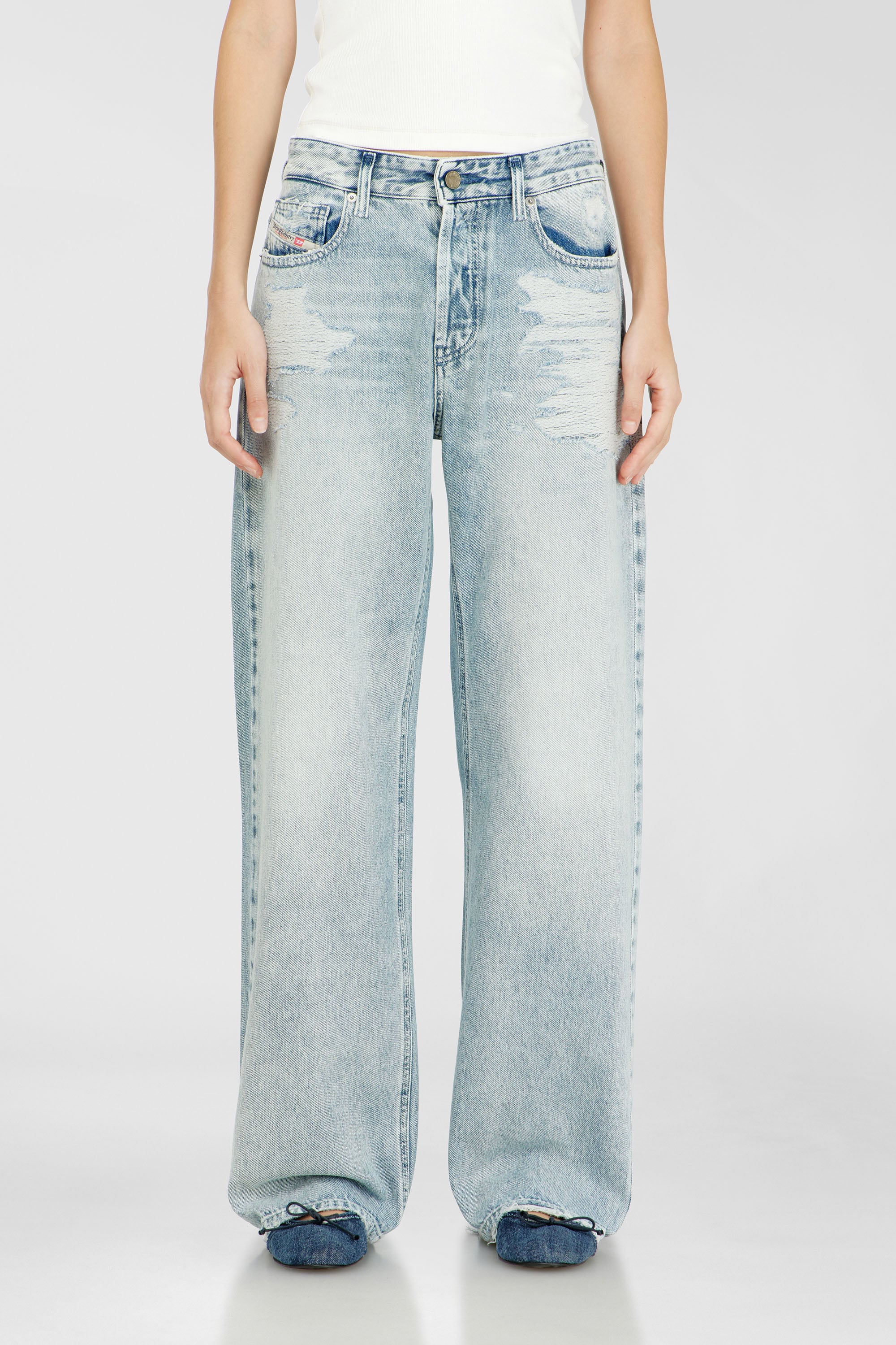 Diesel - Woman's Relaxed Jeans 1990 D-Waigee 09R51, Light Blue - 1