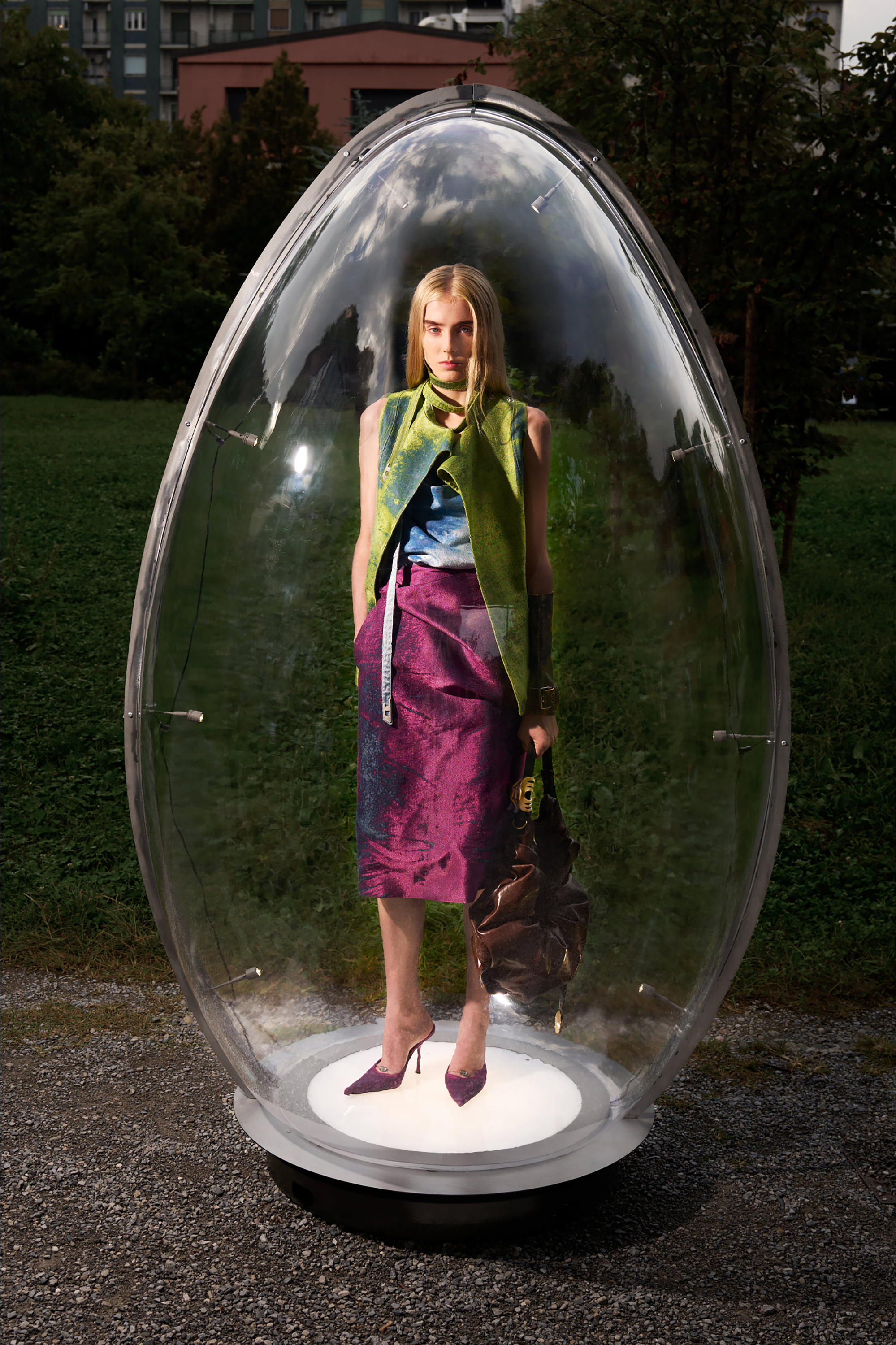 Diesel - DE-VANTOS-FSI, Woman's Belted vest in coloured satin denim in Green - 6