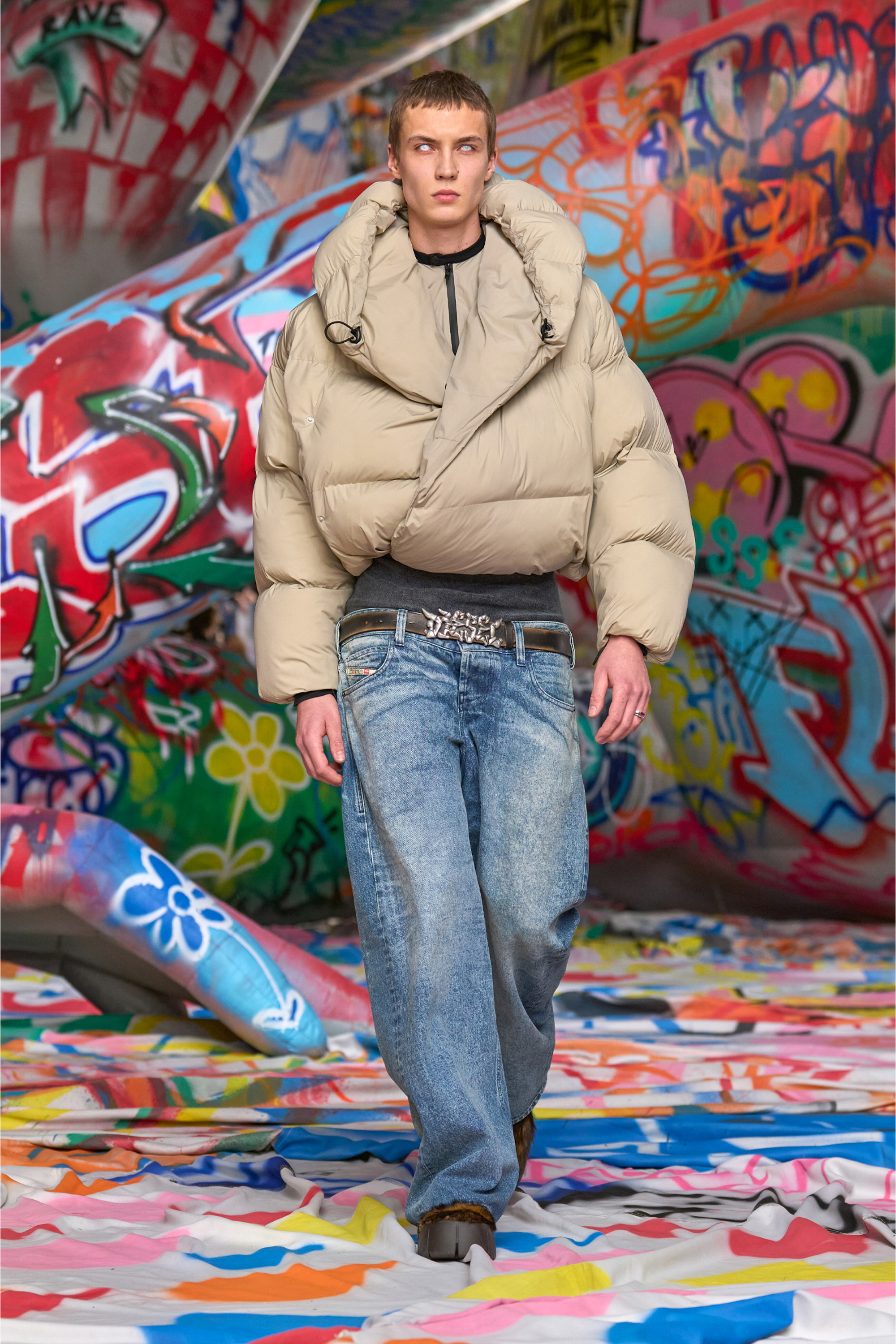 Diesel - B-GRAFFITI, Unisex's 3.5cm treated leather belt with graffiti buckle in Black/Beige - 4