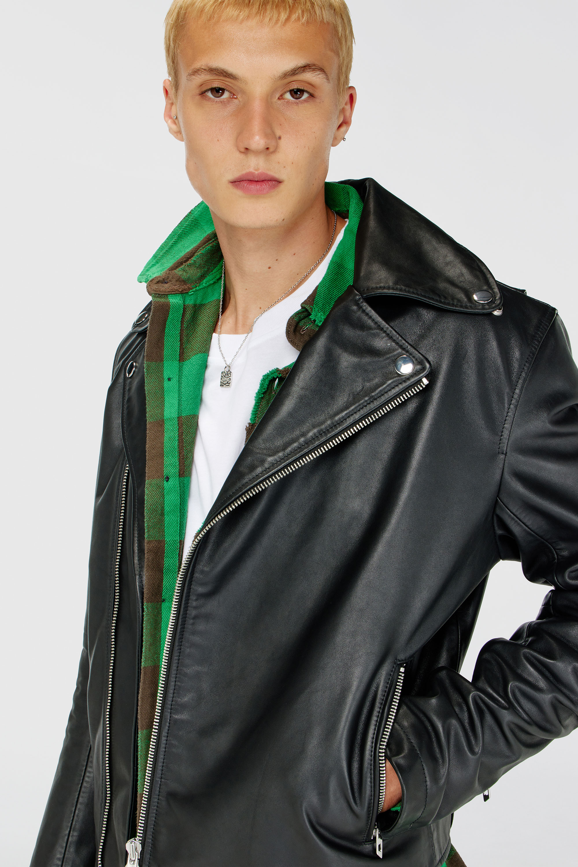 Diesel - L-EO-WRD, Man's Biker jacket in waxed leather in Black - 5