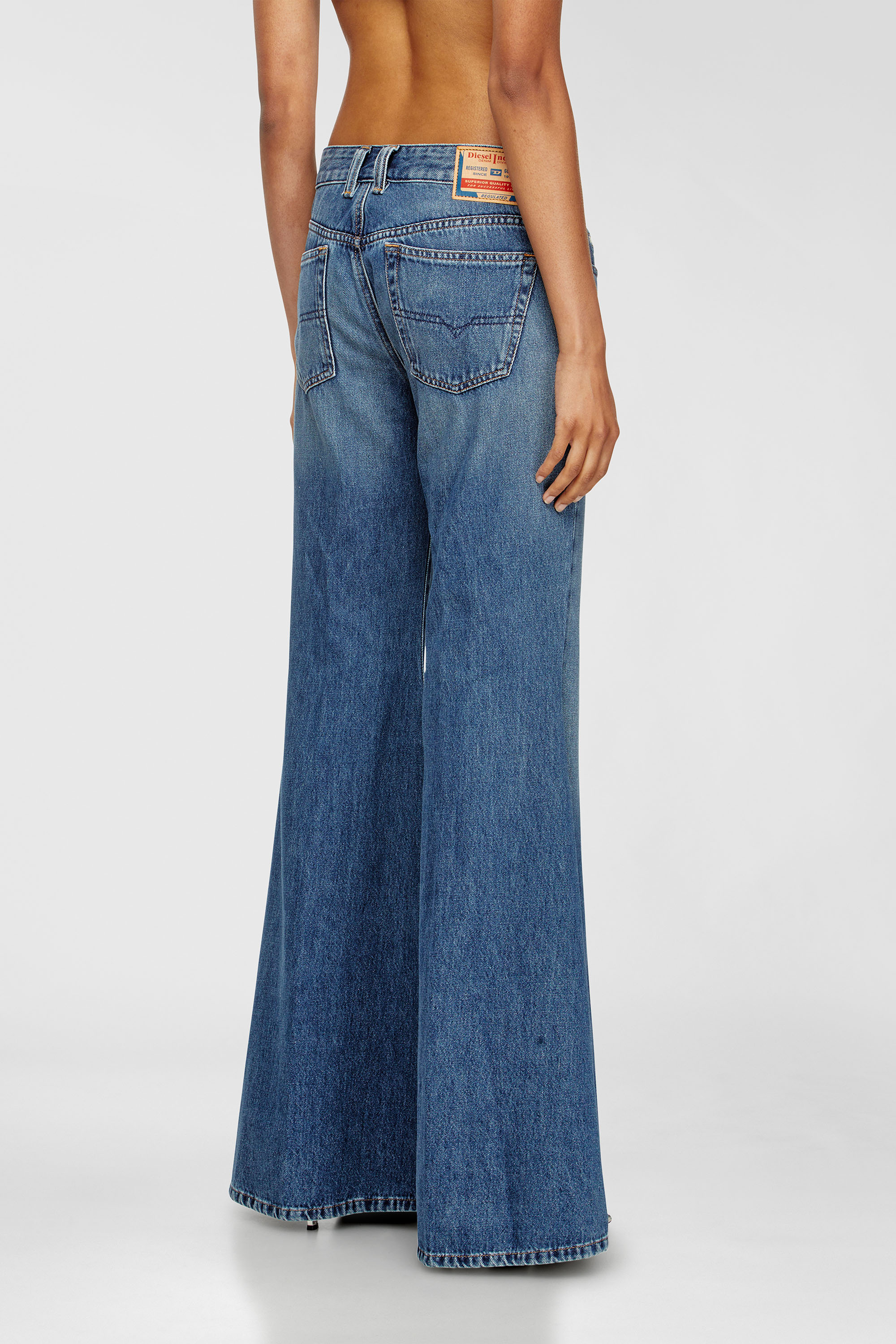 Diesel - Woman's Flare Jeans 1970 D-Bleess 09M56, Medium blue - 3